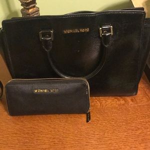 Michael Kors Top Handle with strap and WALLET